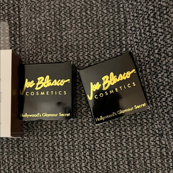 Assorted Makeup Collection - Picture 6 of 7